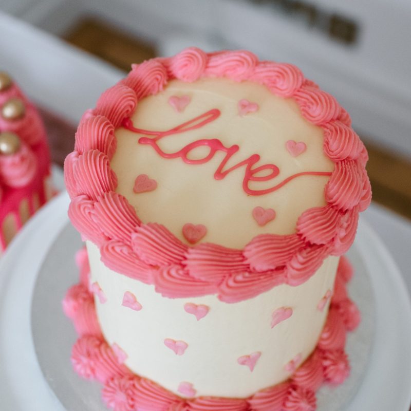 Round Love Cake
