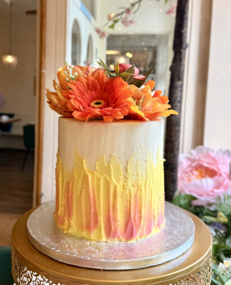 Floral Cake - Image 2